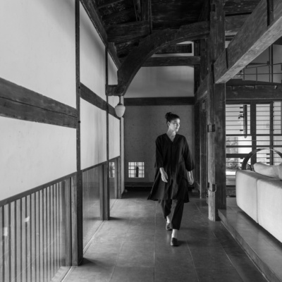 Handspun and handwoven embroidered cotton pyjamas with eco-friendly buttons made of kominka wood, designed by Juergen Lehl for Babaghuri.